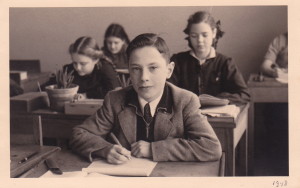 Max Arpels Lezer at the age of 12 in the grade school called »Daltonschool« in the southern district of Amsterdam, photo taken 1948/49 © Max Arpels Lezer 